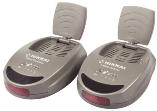 Pair of wireless AV senders